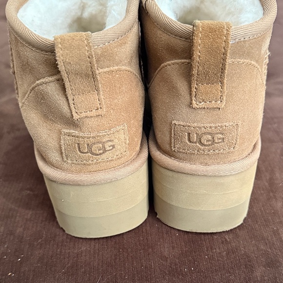 UGG Classic Ultra Mini Platform Boot - Picture 7 of 9